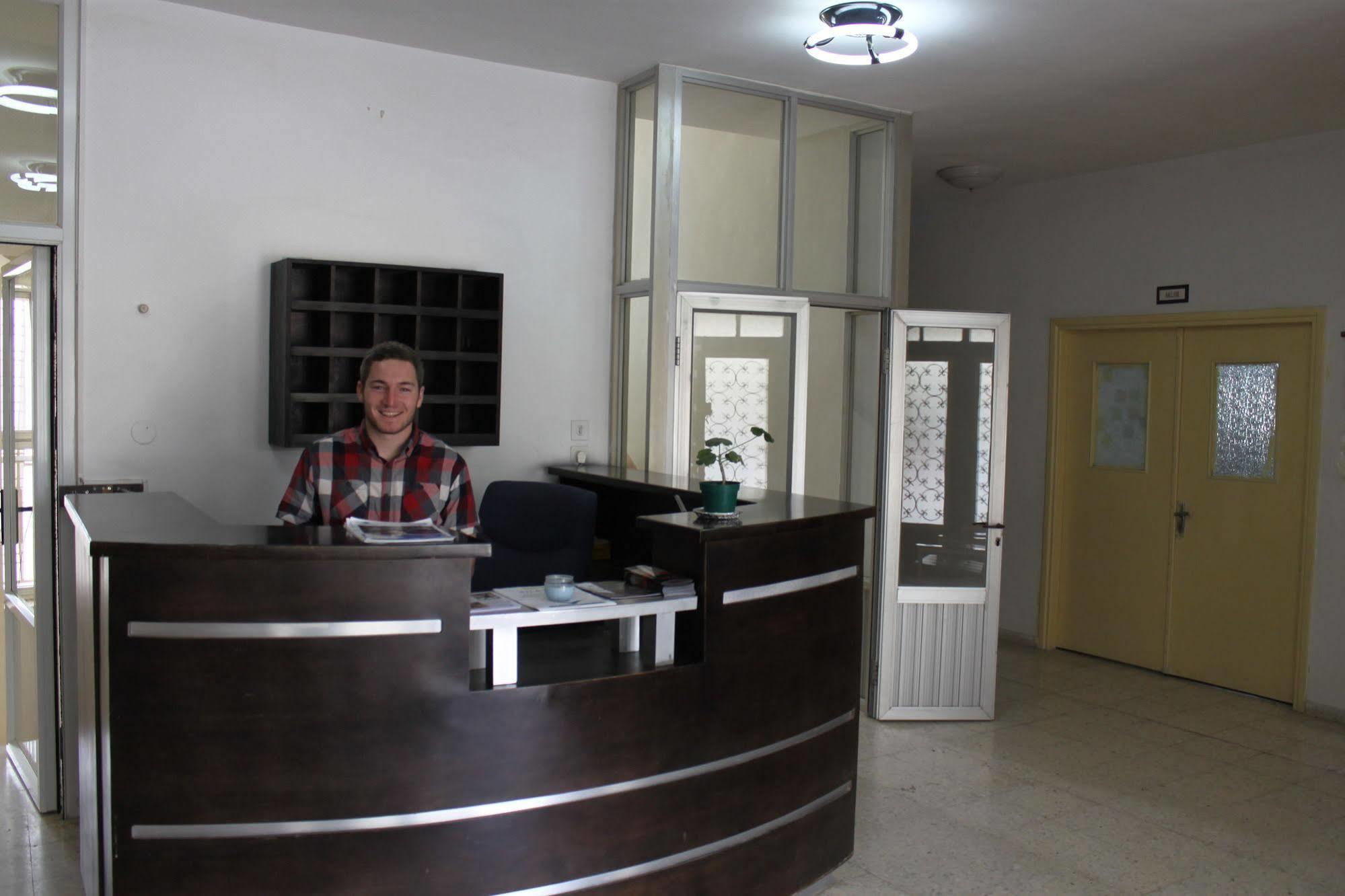 St Andrew'S Guesthouse - Рамалла Экстерьер фото